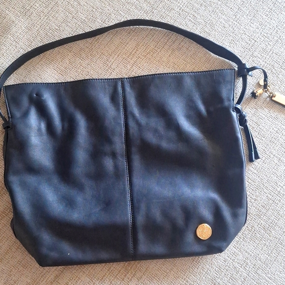 Vince Camuto Handbags - Vince Camuto Shoulder Bag